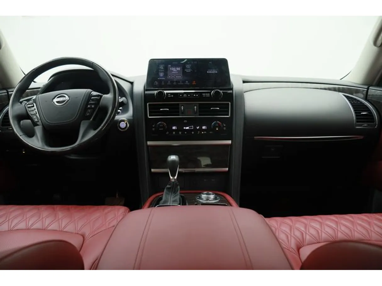 Car image 14