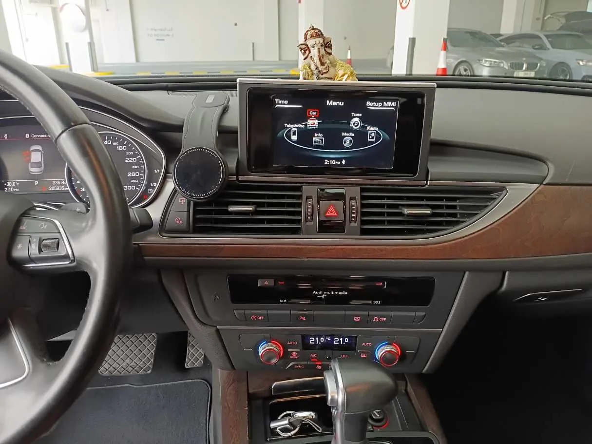 Car image 16