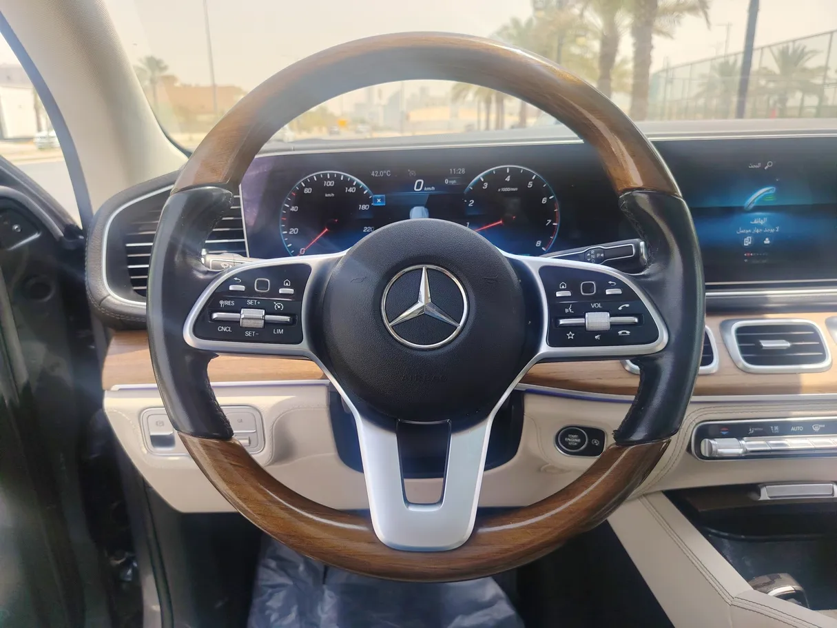 Car image 22