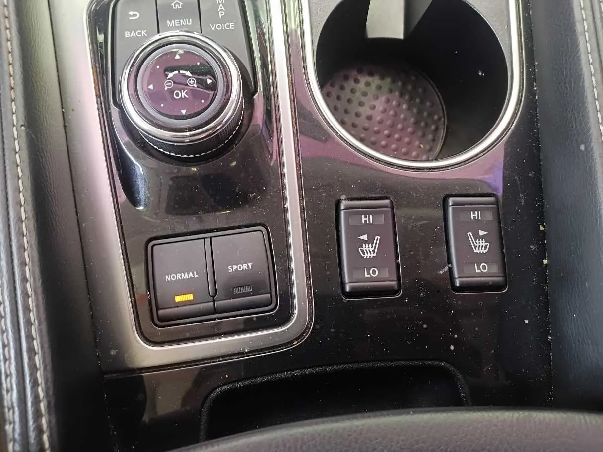 Car image 20