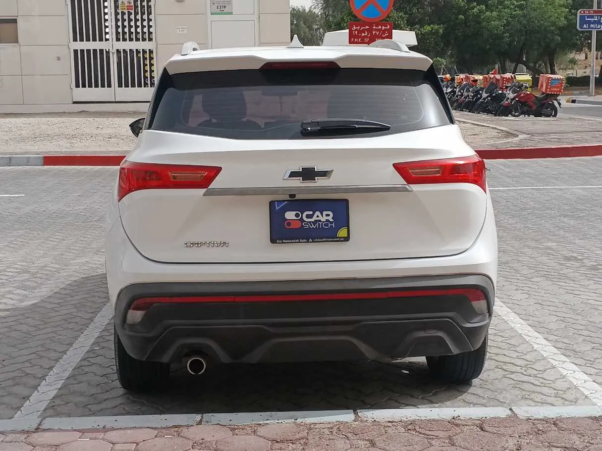 Car image 6