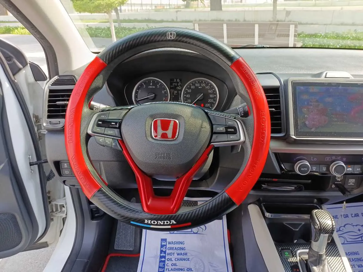 Car image 17