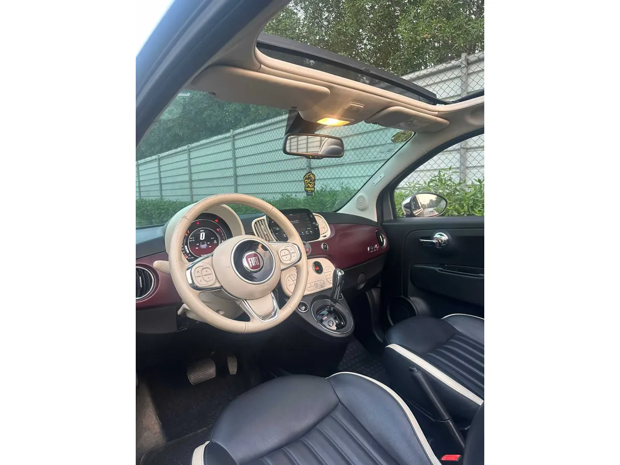 Car image 15