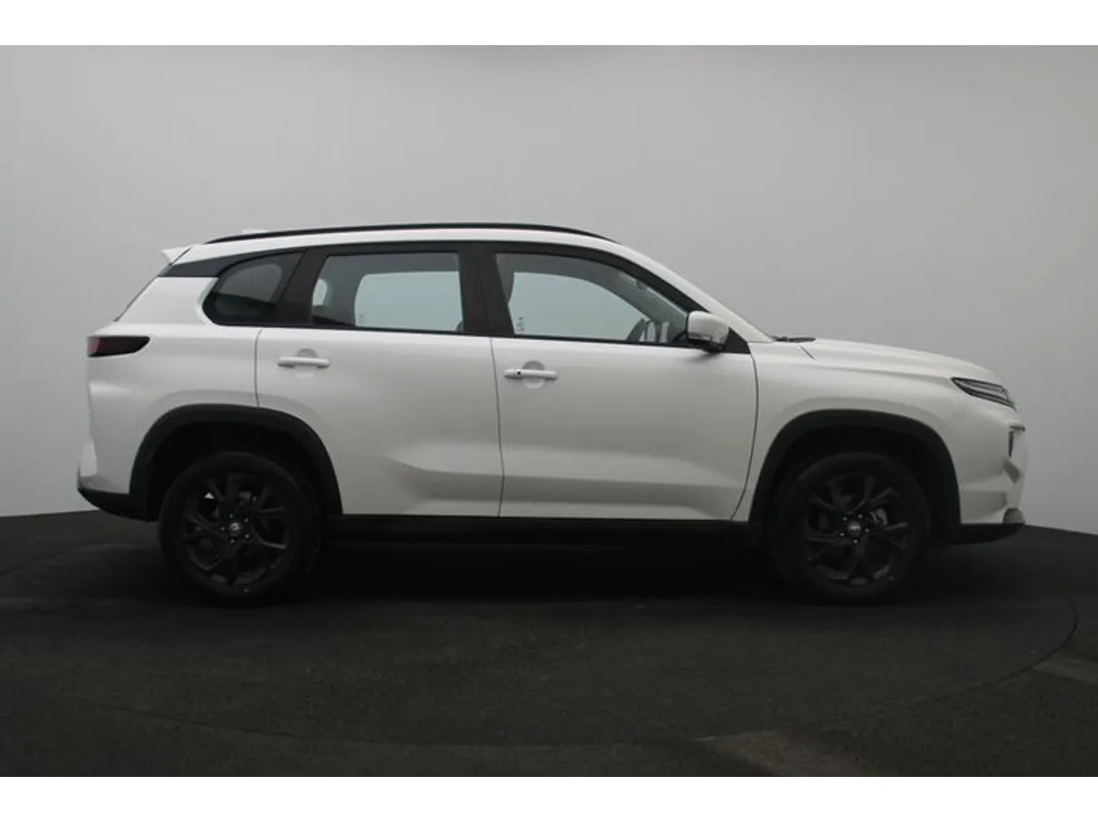 Car image 13