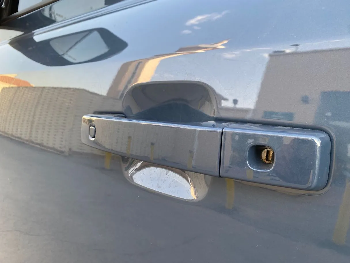 Car image 27