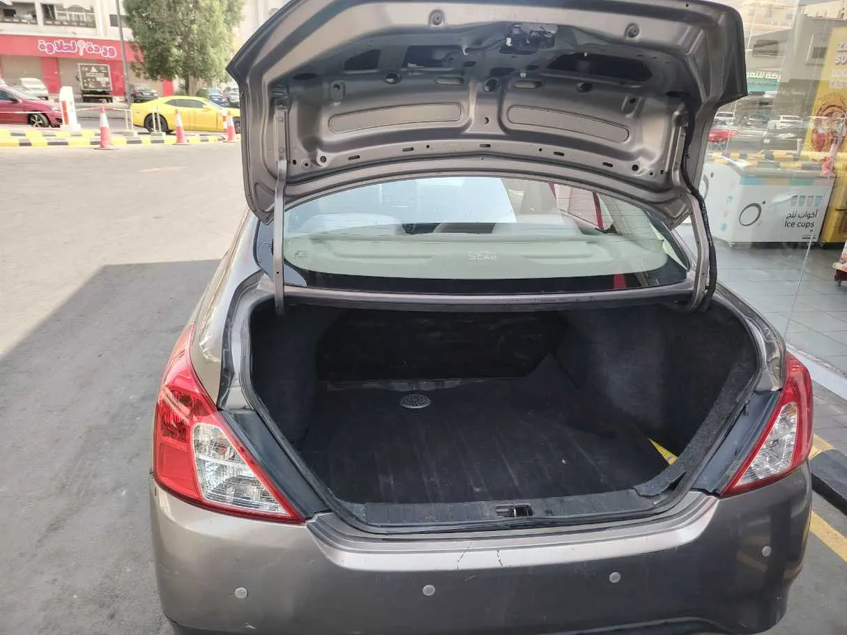 Car image 29