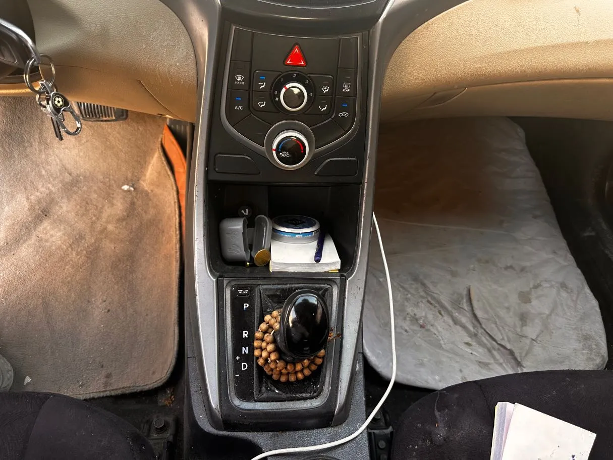 Car image 17