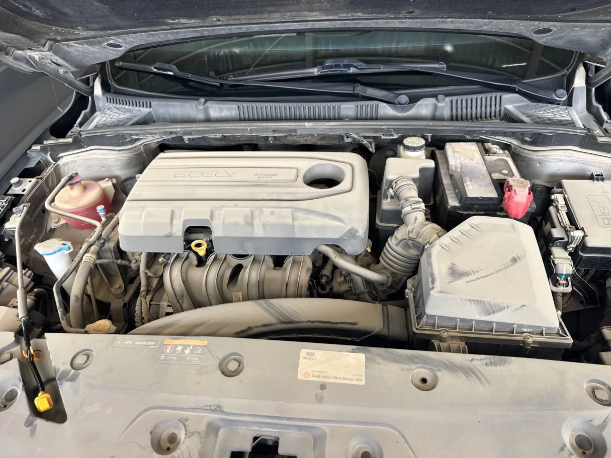 Car image 19