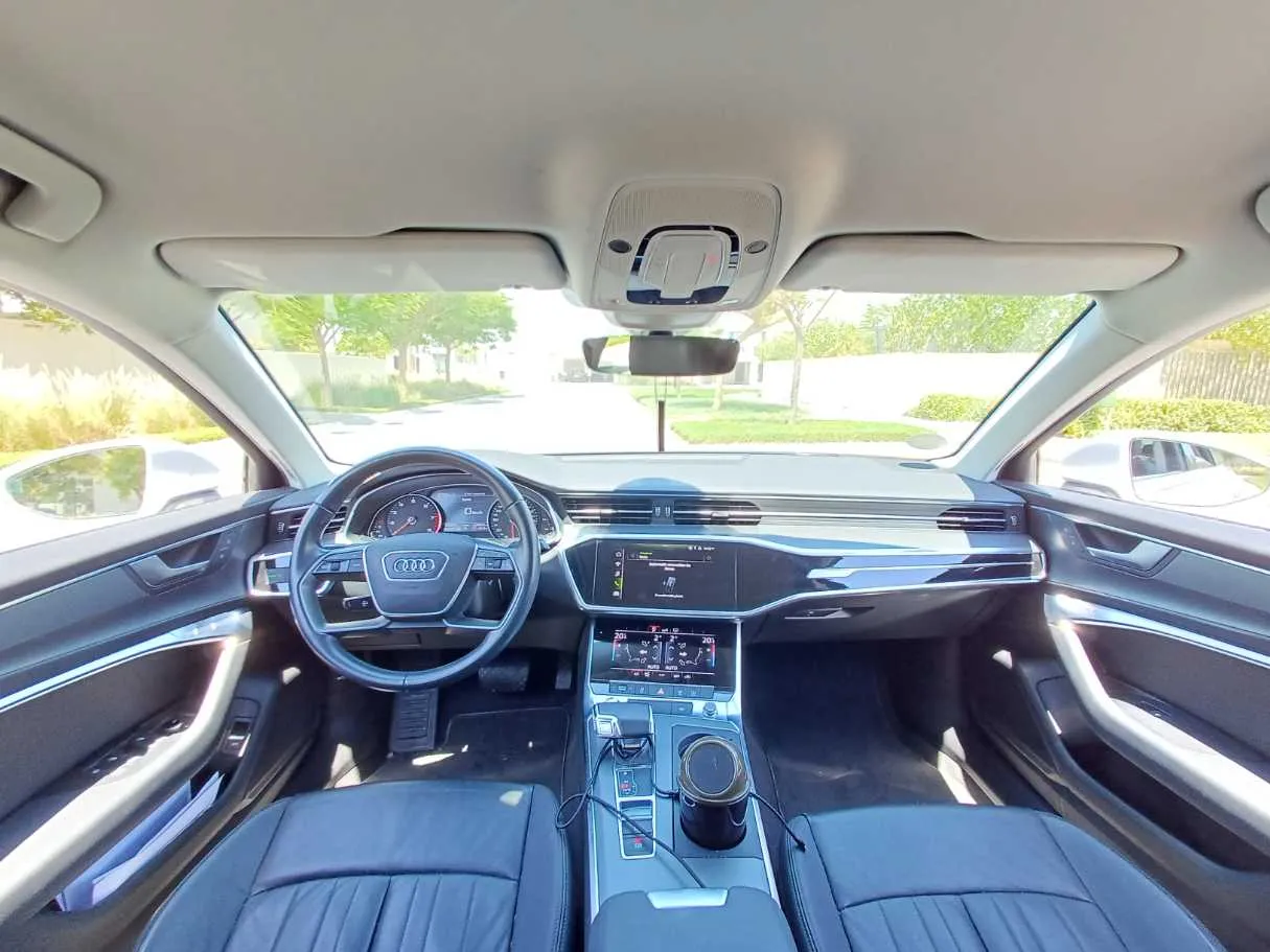 Car image 14