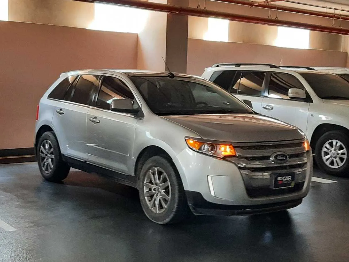 Car image 3