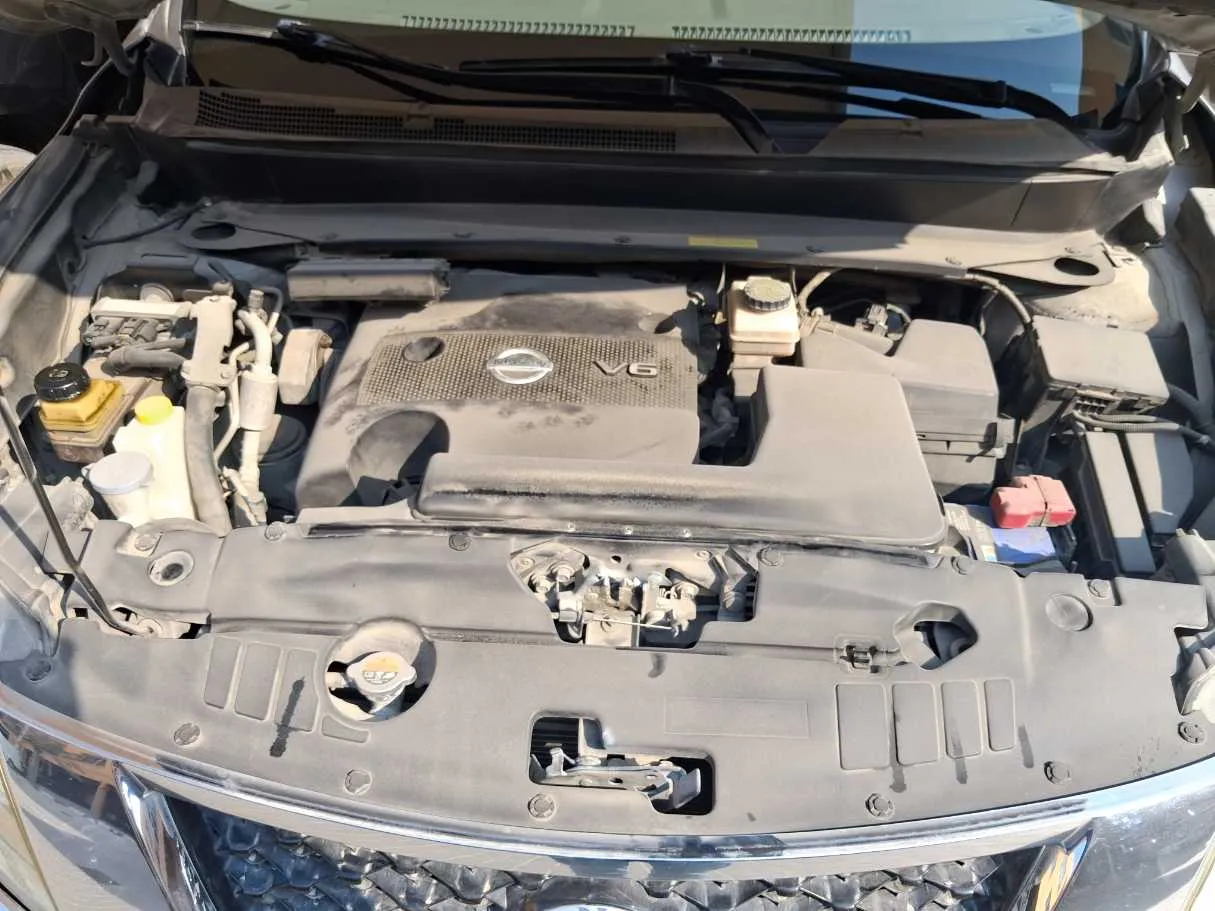 Car image 19