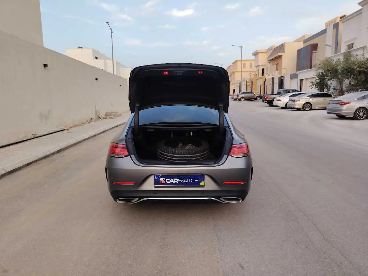 Car image 26