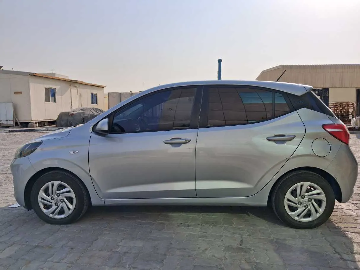 Car image 8