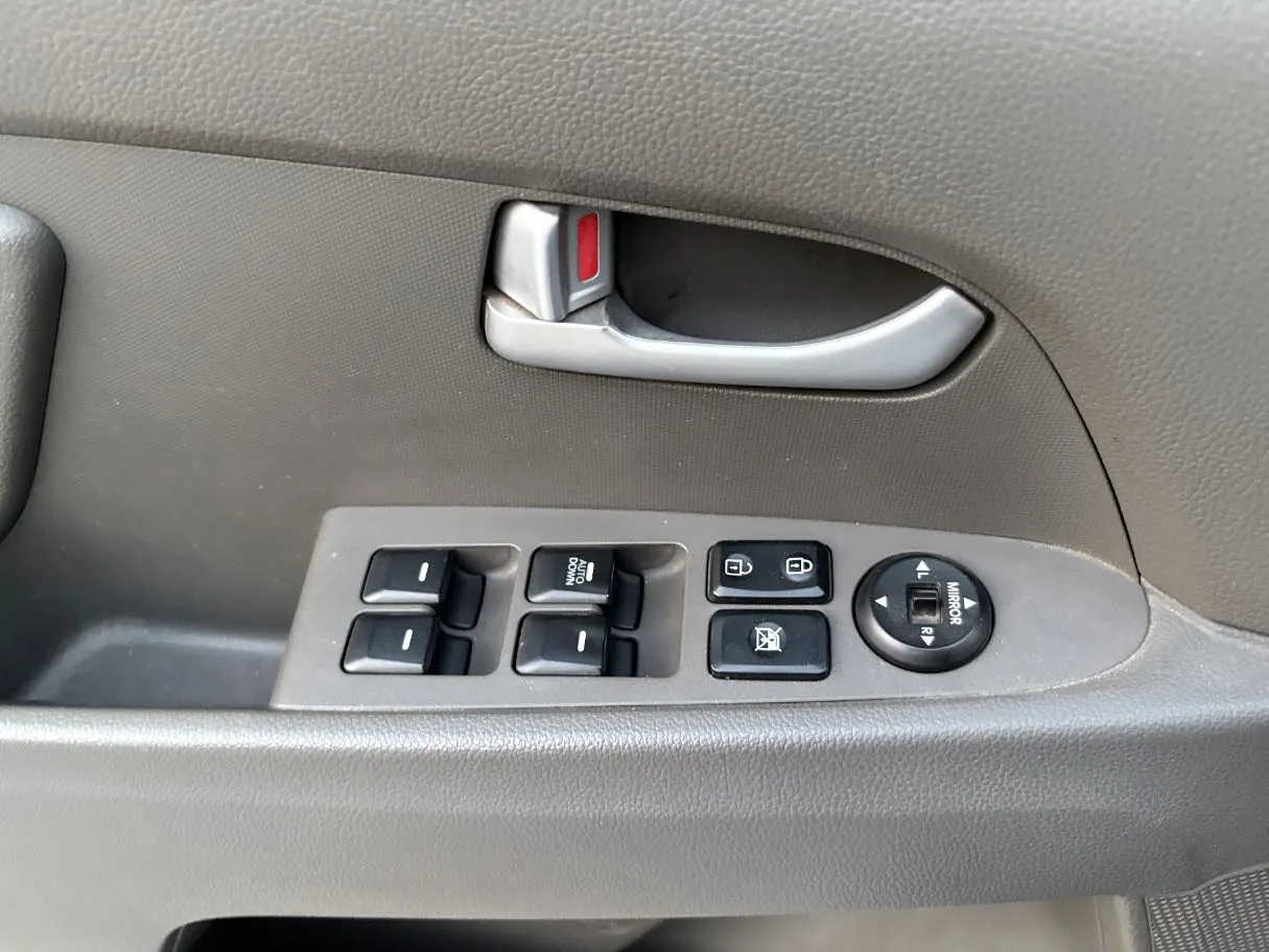 Car image 26