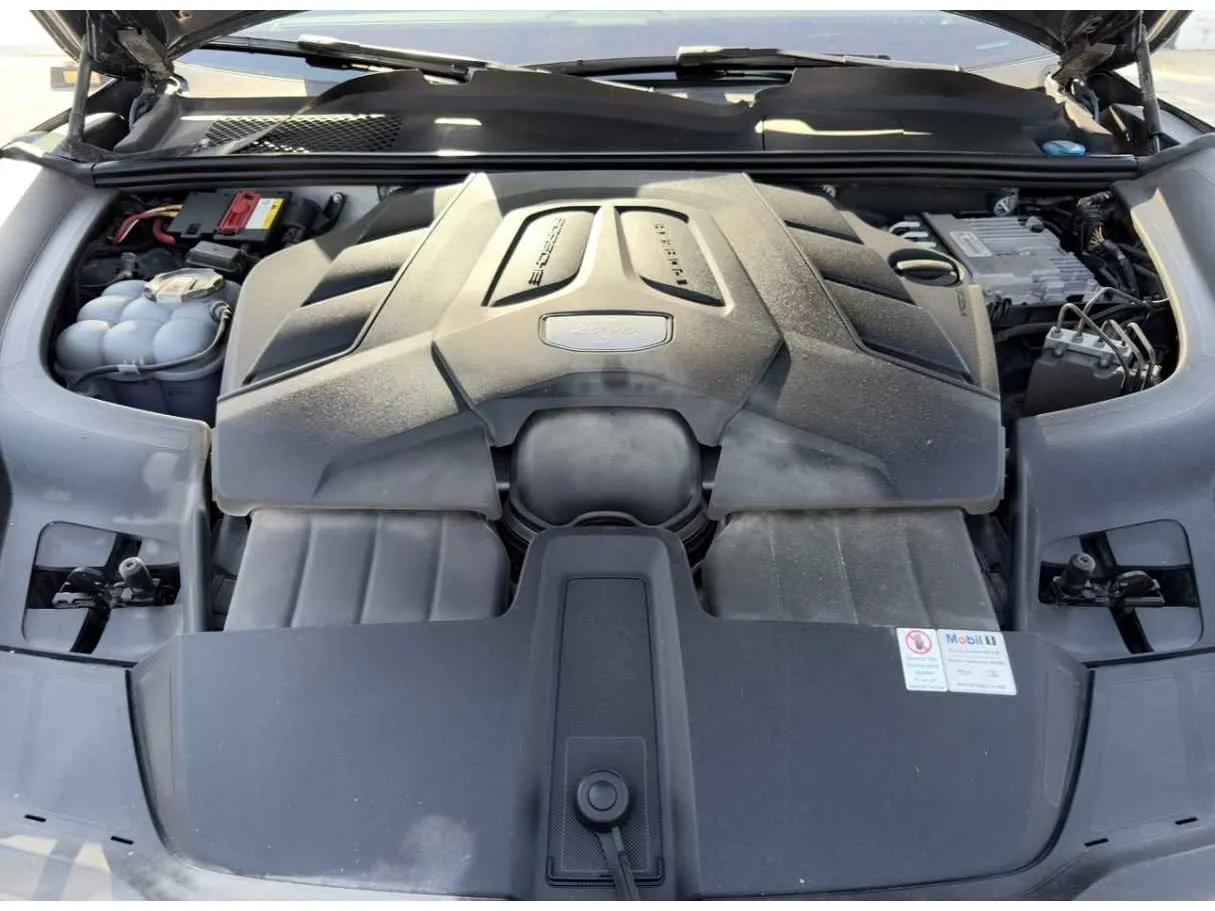 Car image 30
