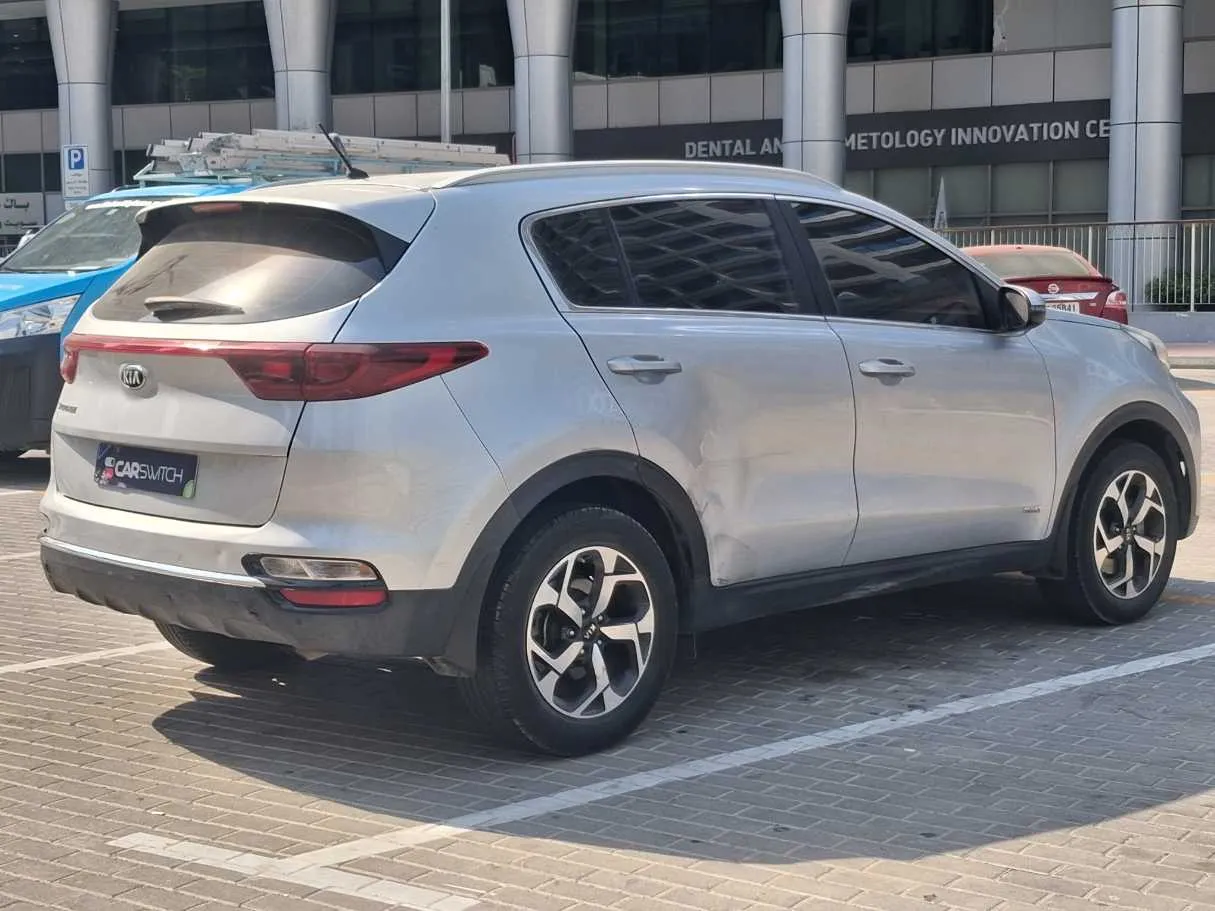 Car image 5