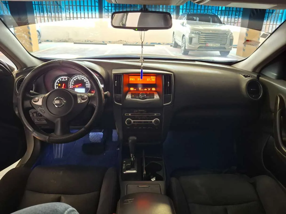 Car image 15