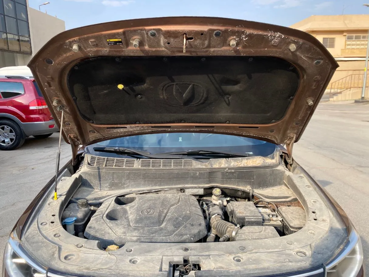Car image 26