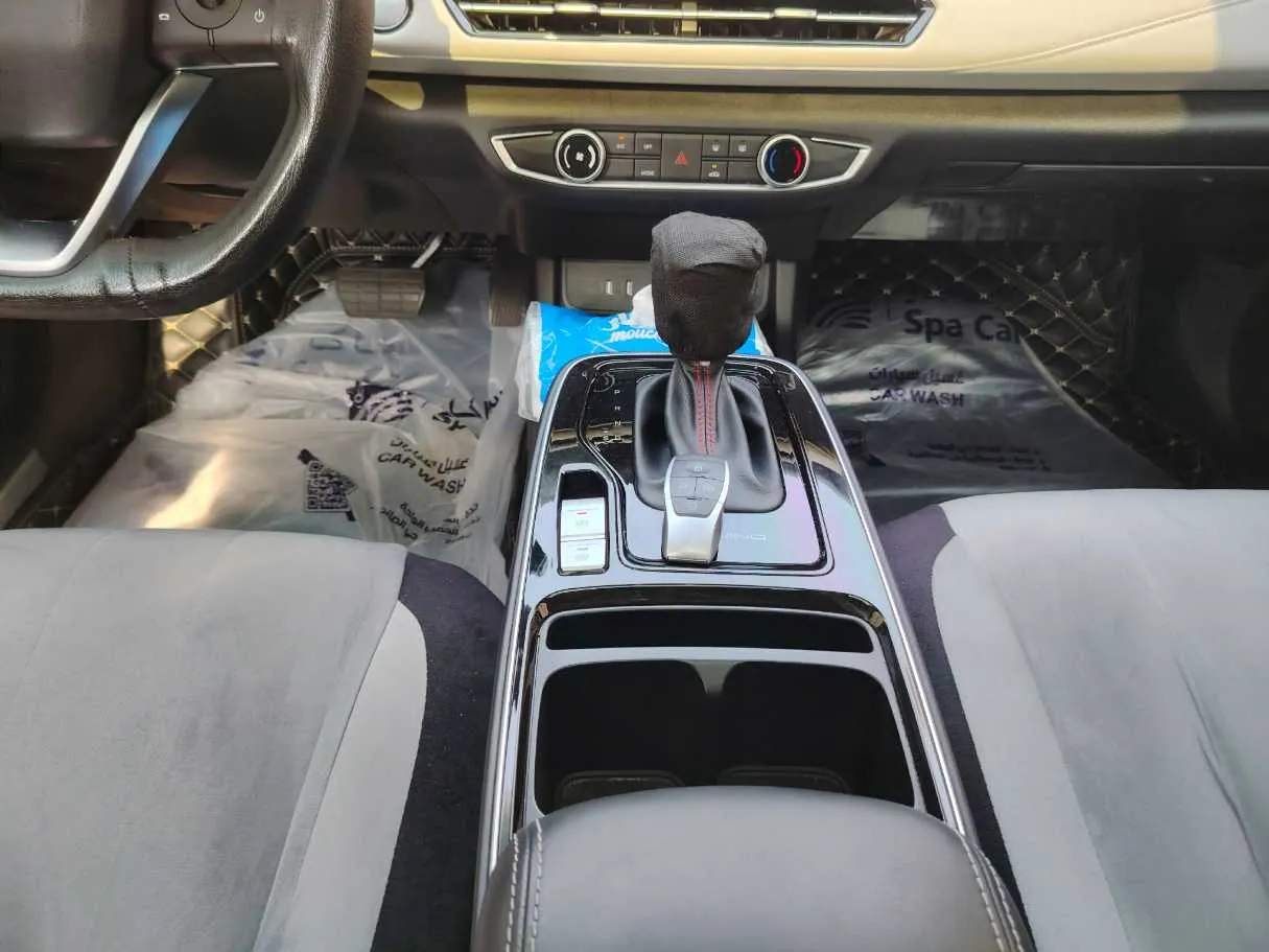 Car image 21