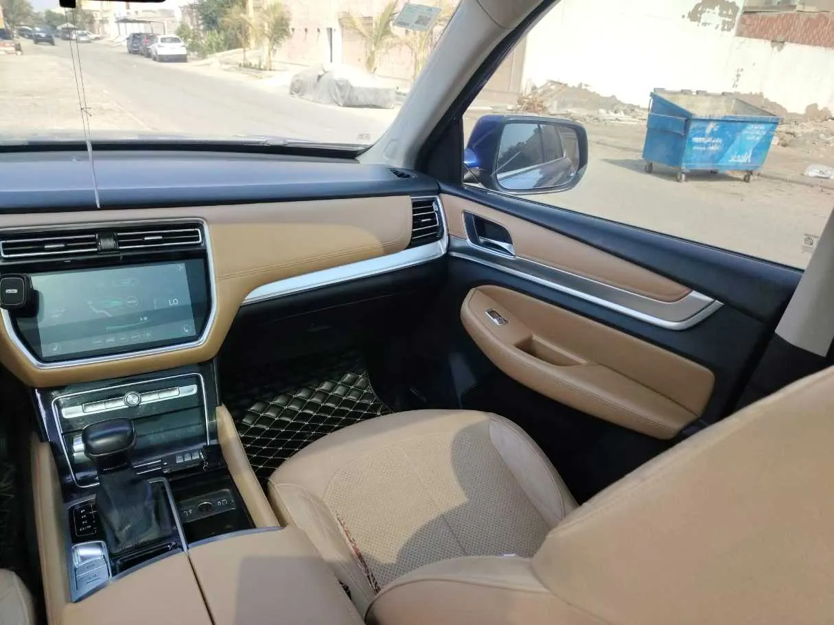 Car image 23