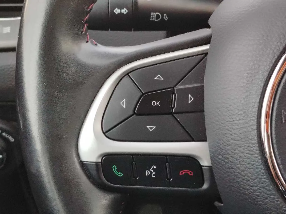 Car image 27
