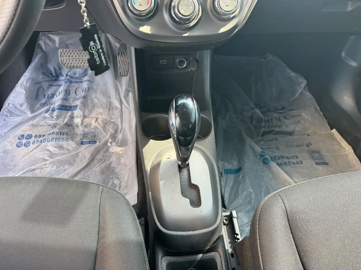 Car image 13
