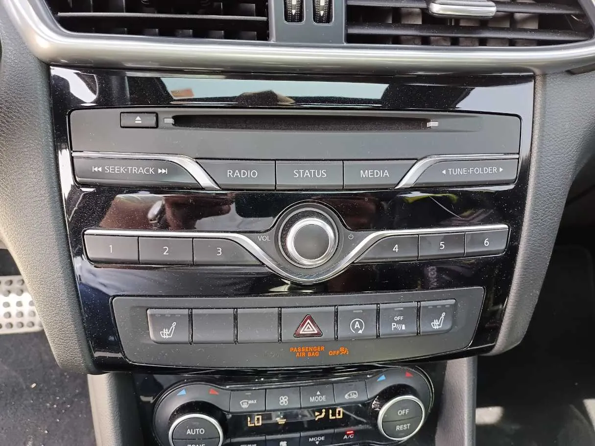 Car image 26