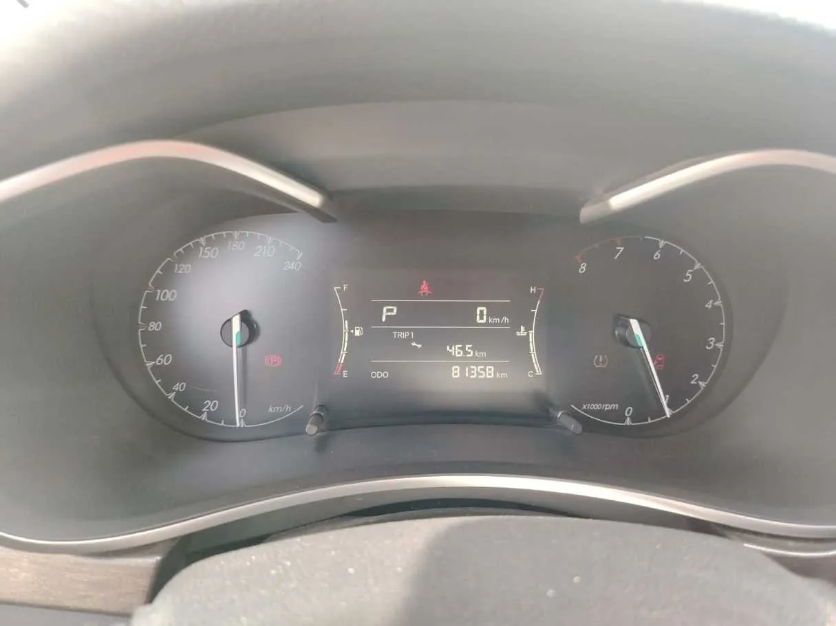 Car image 26