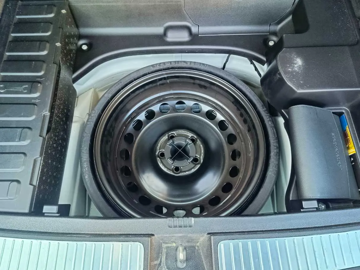 Car image 41