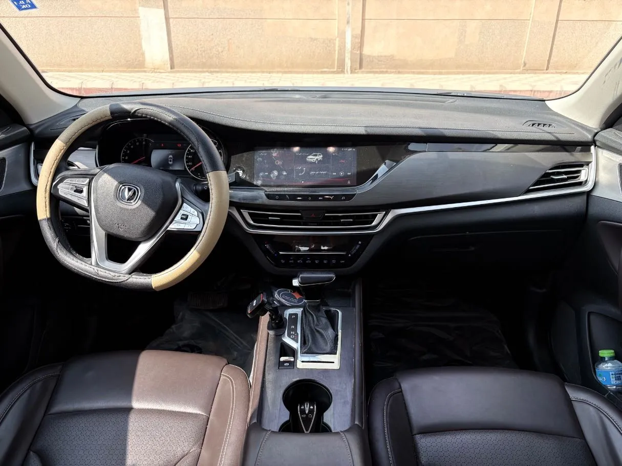 Car image 18