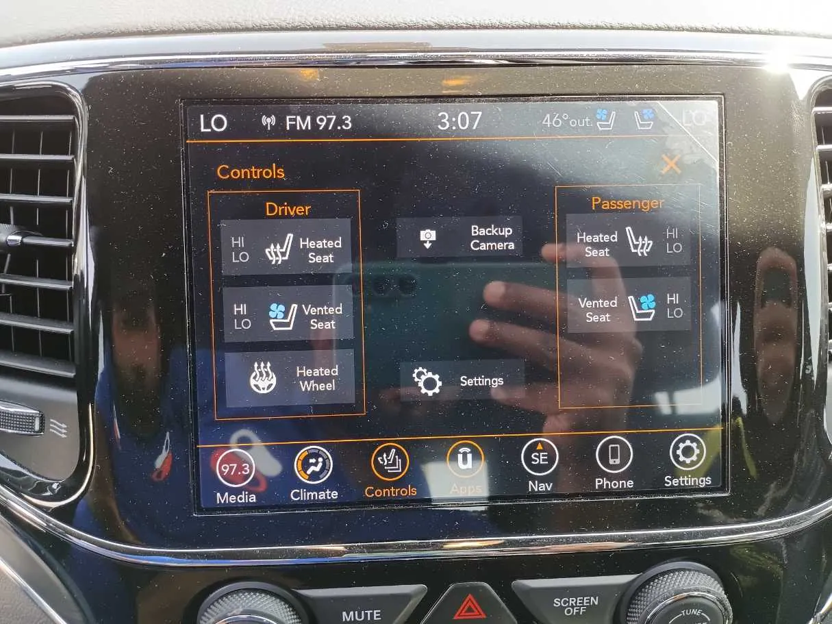 Car image 24