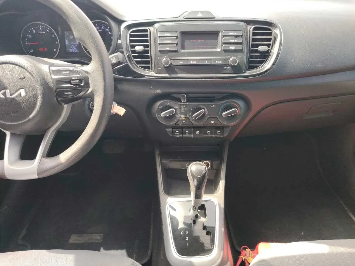 Car image 16