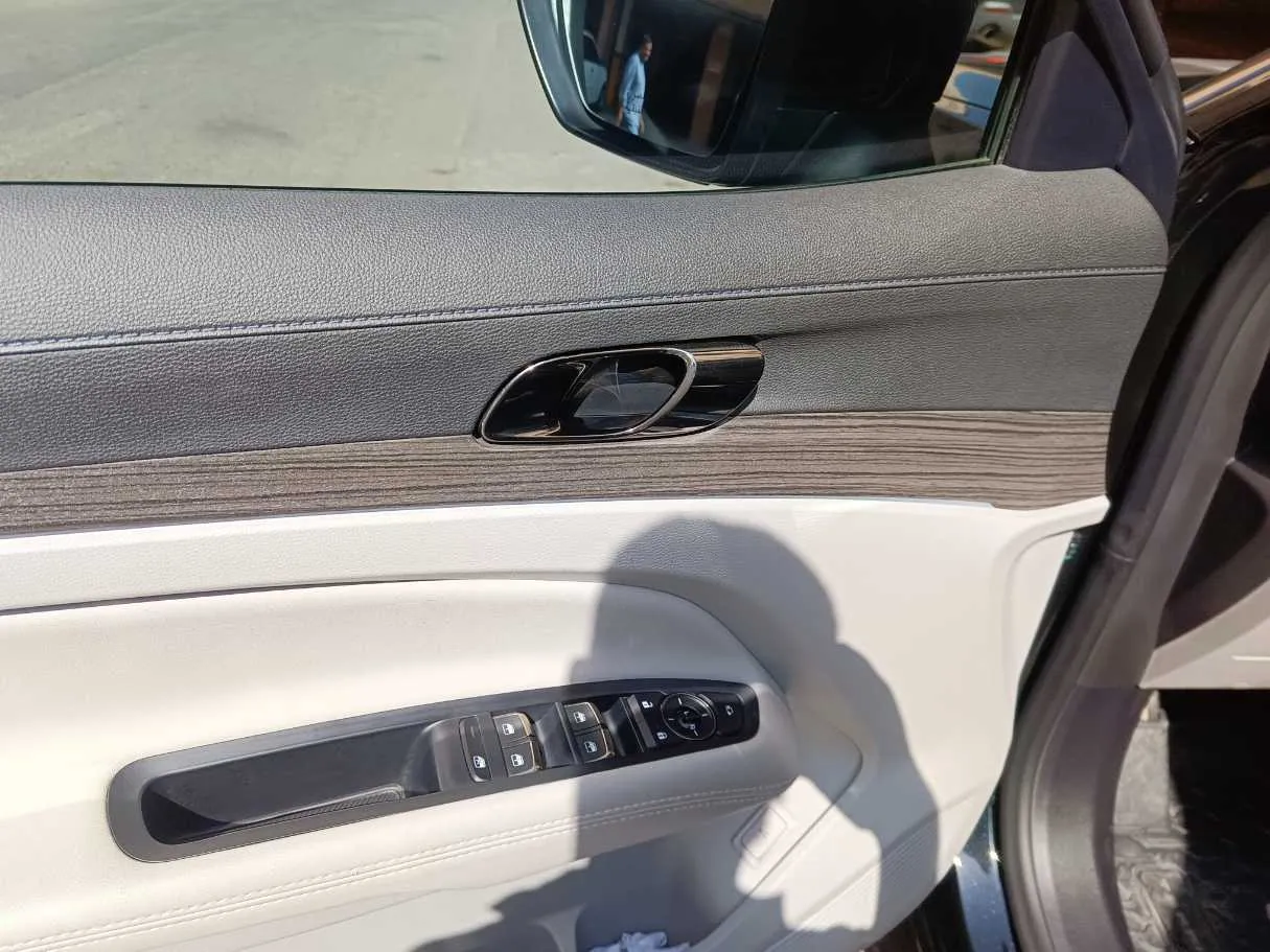 Car image 31