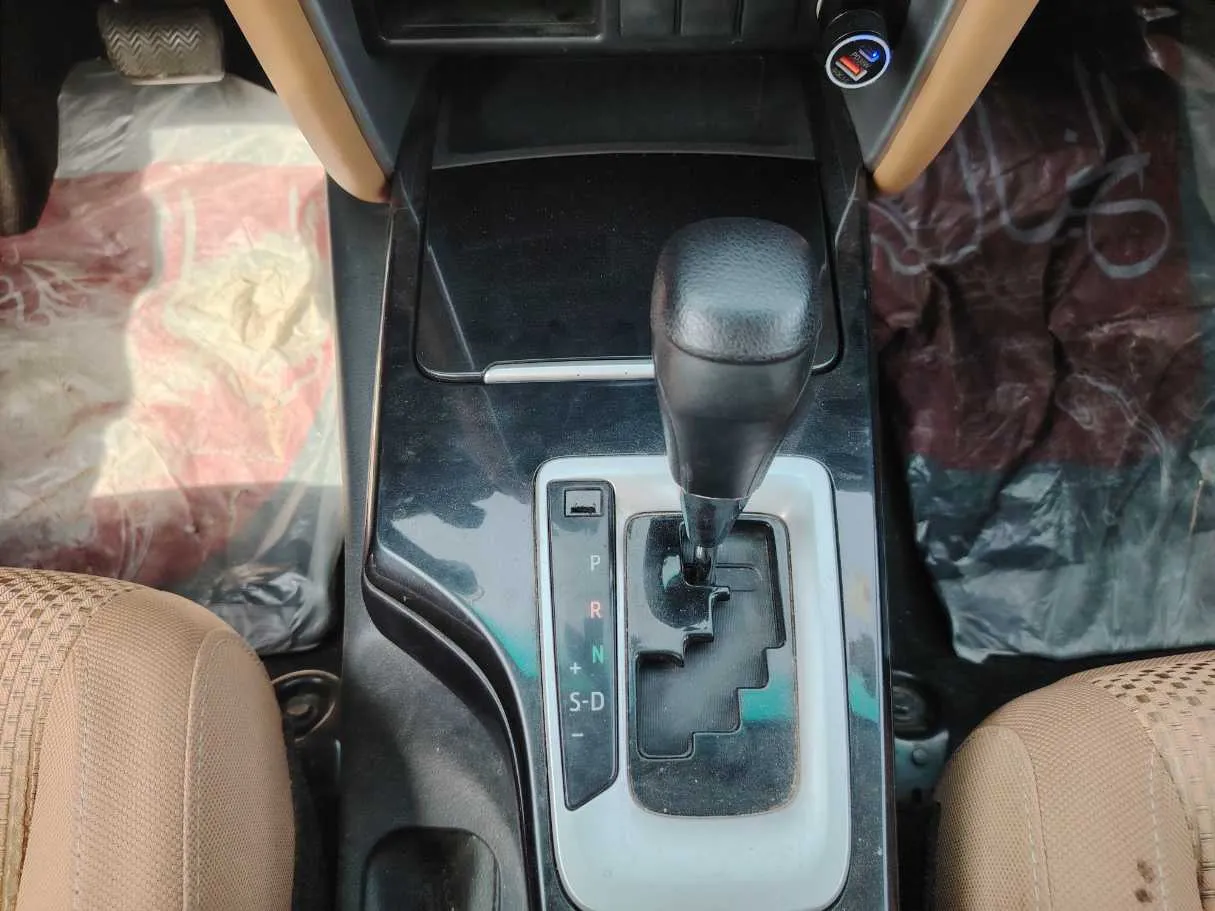 Car image 18