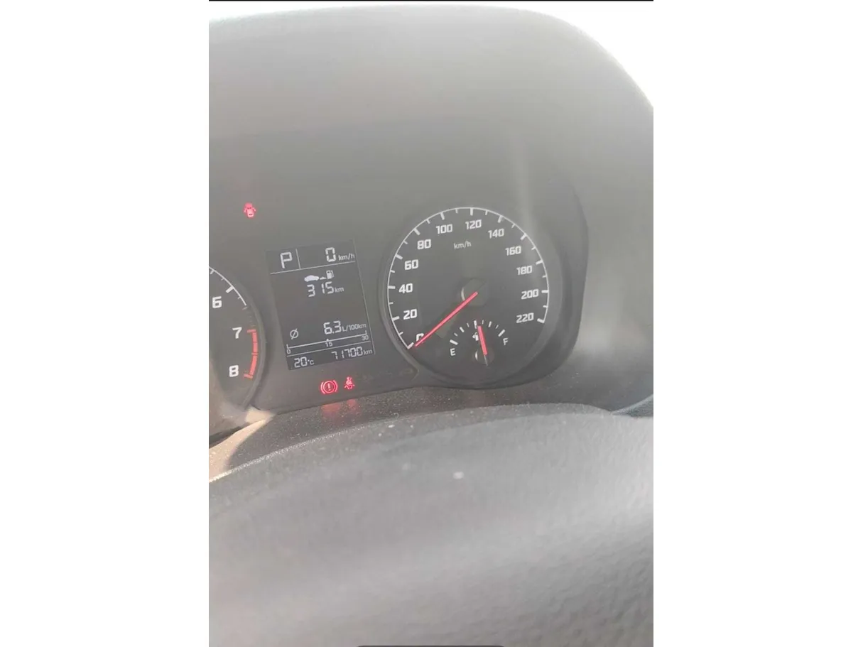 Car image 22