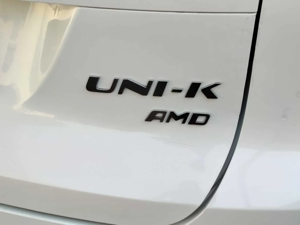 Car image 35