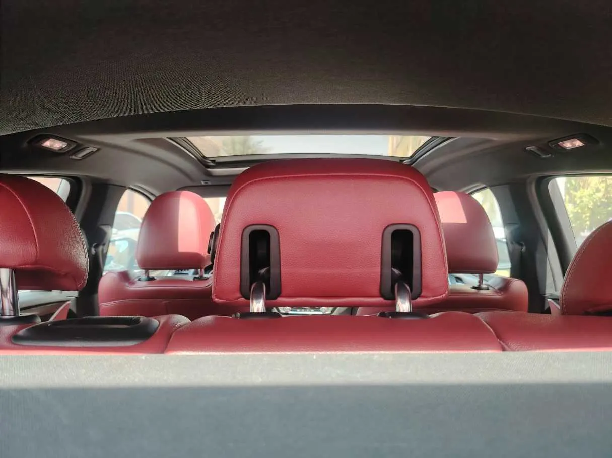 Car image 20