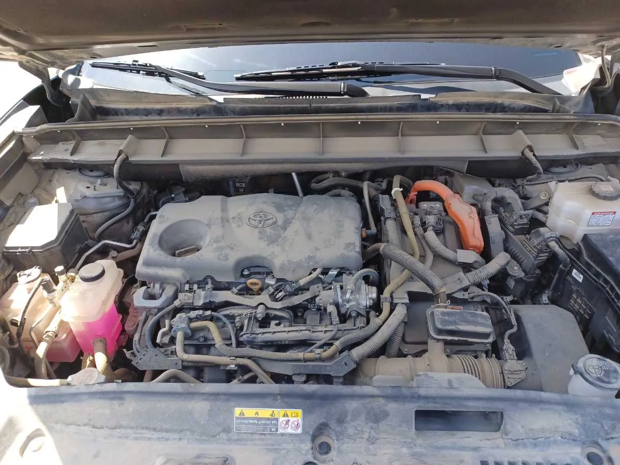 Car image 26