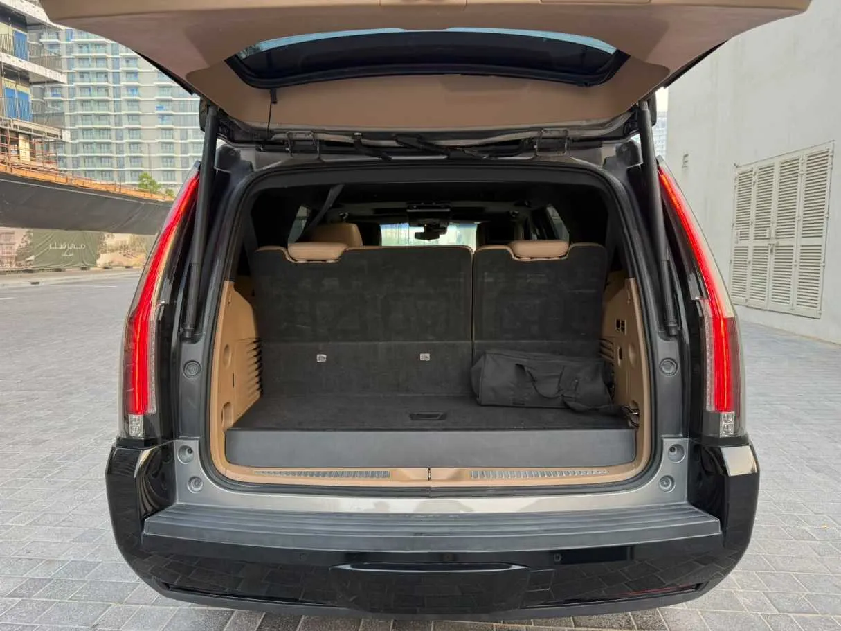 Car image 27