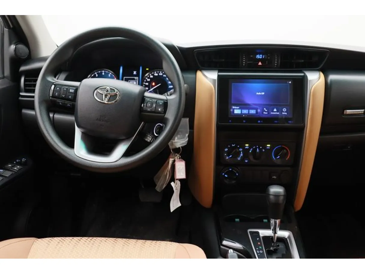 Car image 15