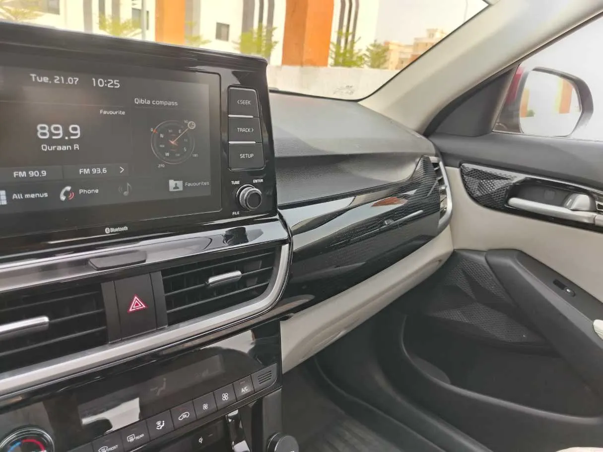 Car image 29