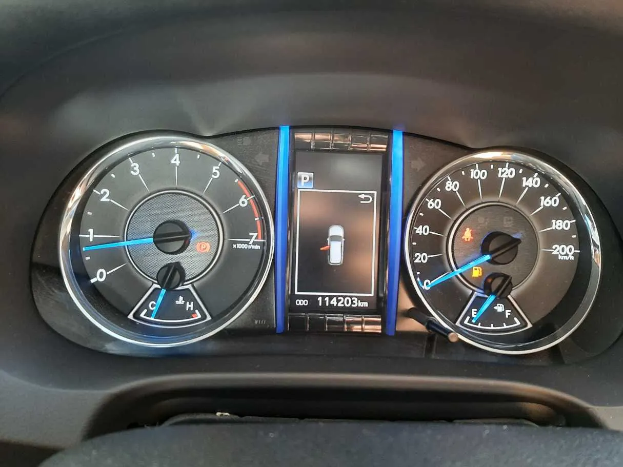 Car image 18