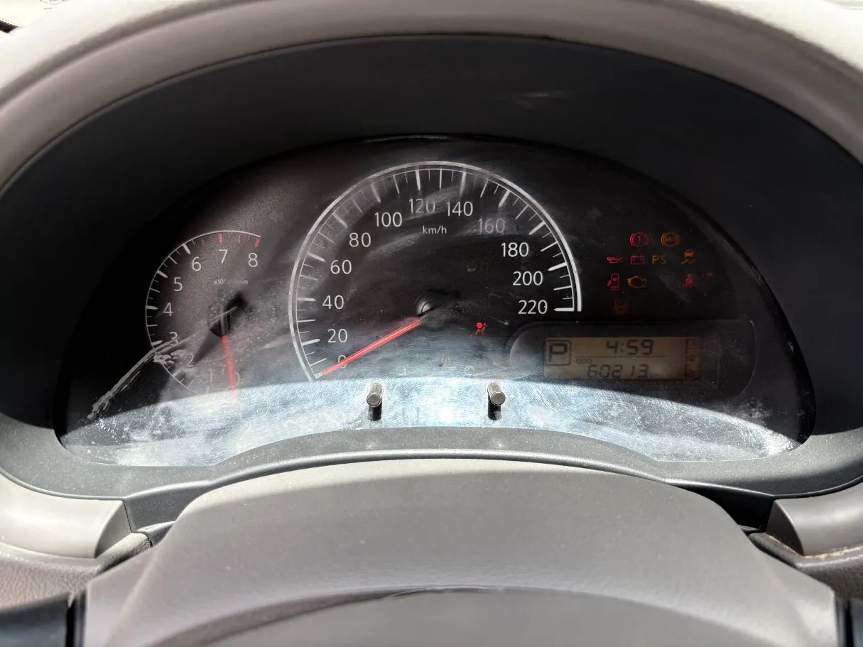 Car image 13