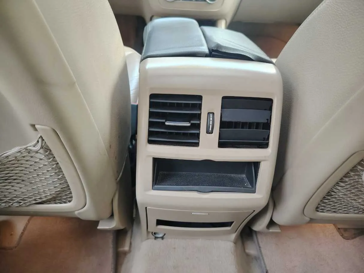 Car image 33