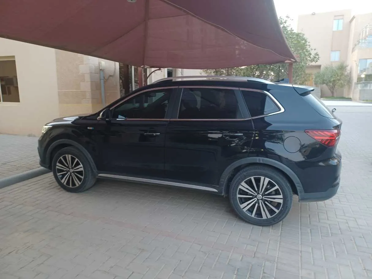 Car image 8