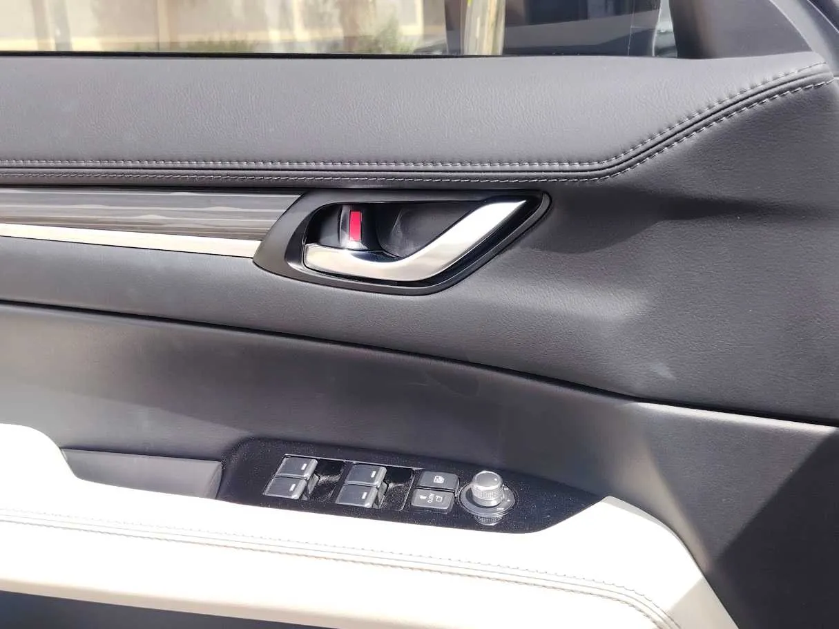Car image 34