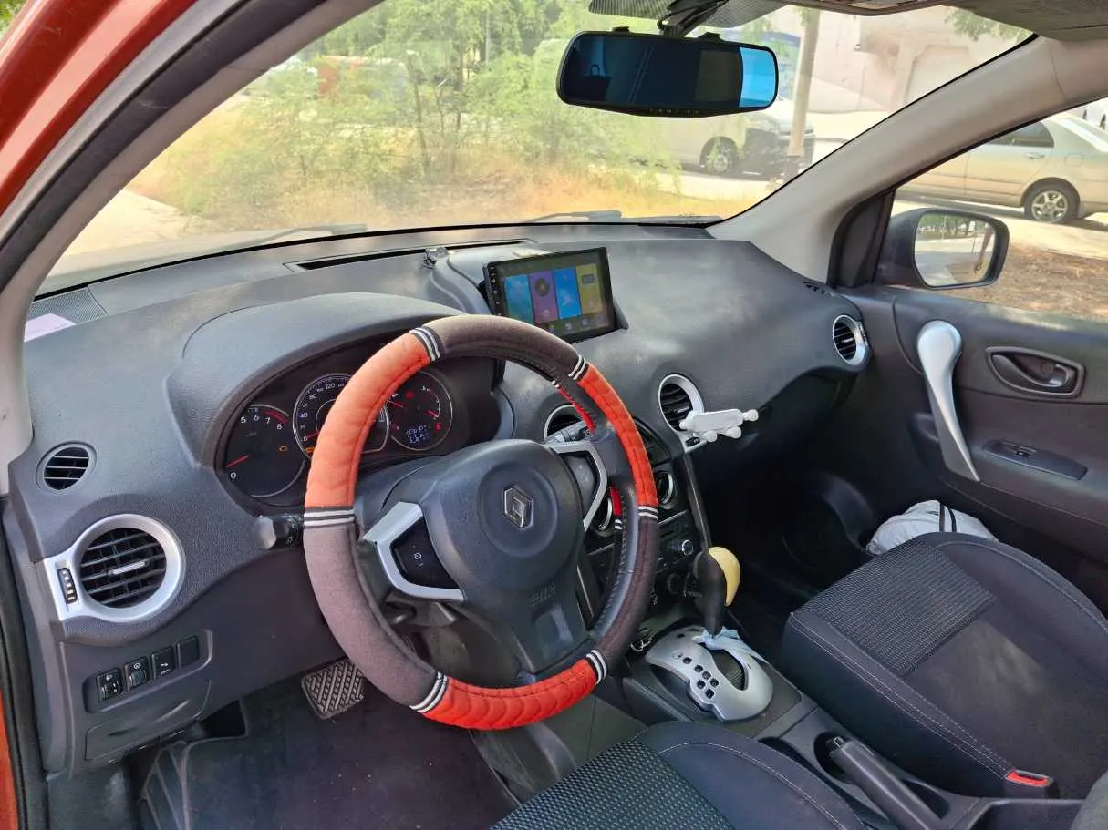 Car image 11