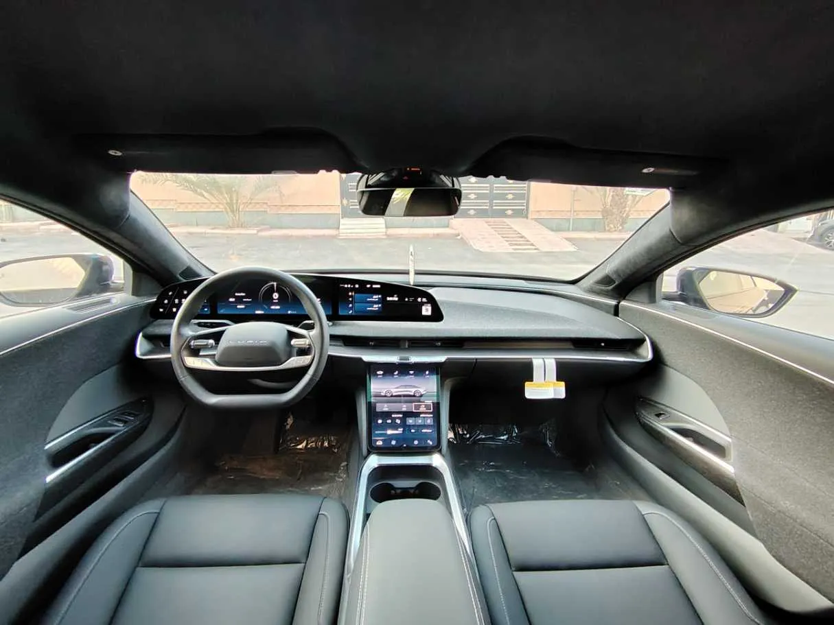 Car image 17