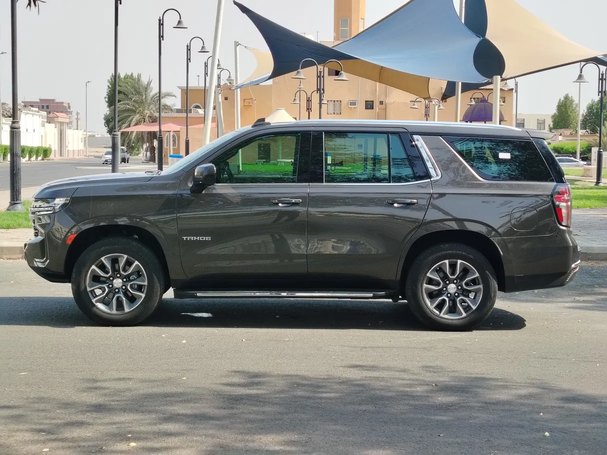 Car image 8