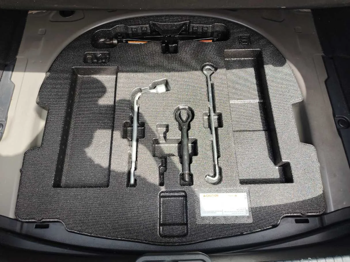 Car image 34